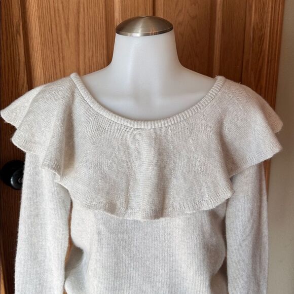 BANANA REPUBLIC Feather Touch Merino Wool/Cashmere Blend Off Shoulder Sweater - Picture 3 of 8